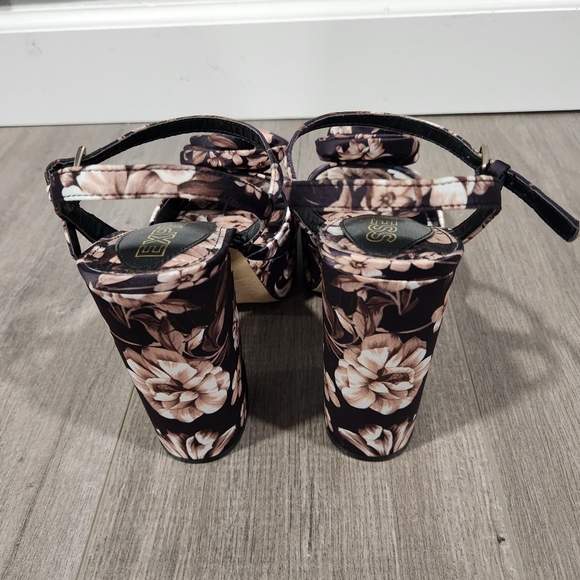 Express Floral Heels size 8 - Picture 7 of 10